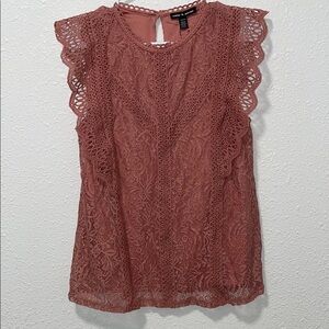 Cable & Gauge Pink Flutter Sleeve Ruffled Blouse
